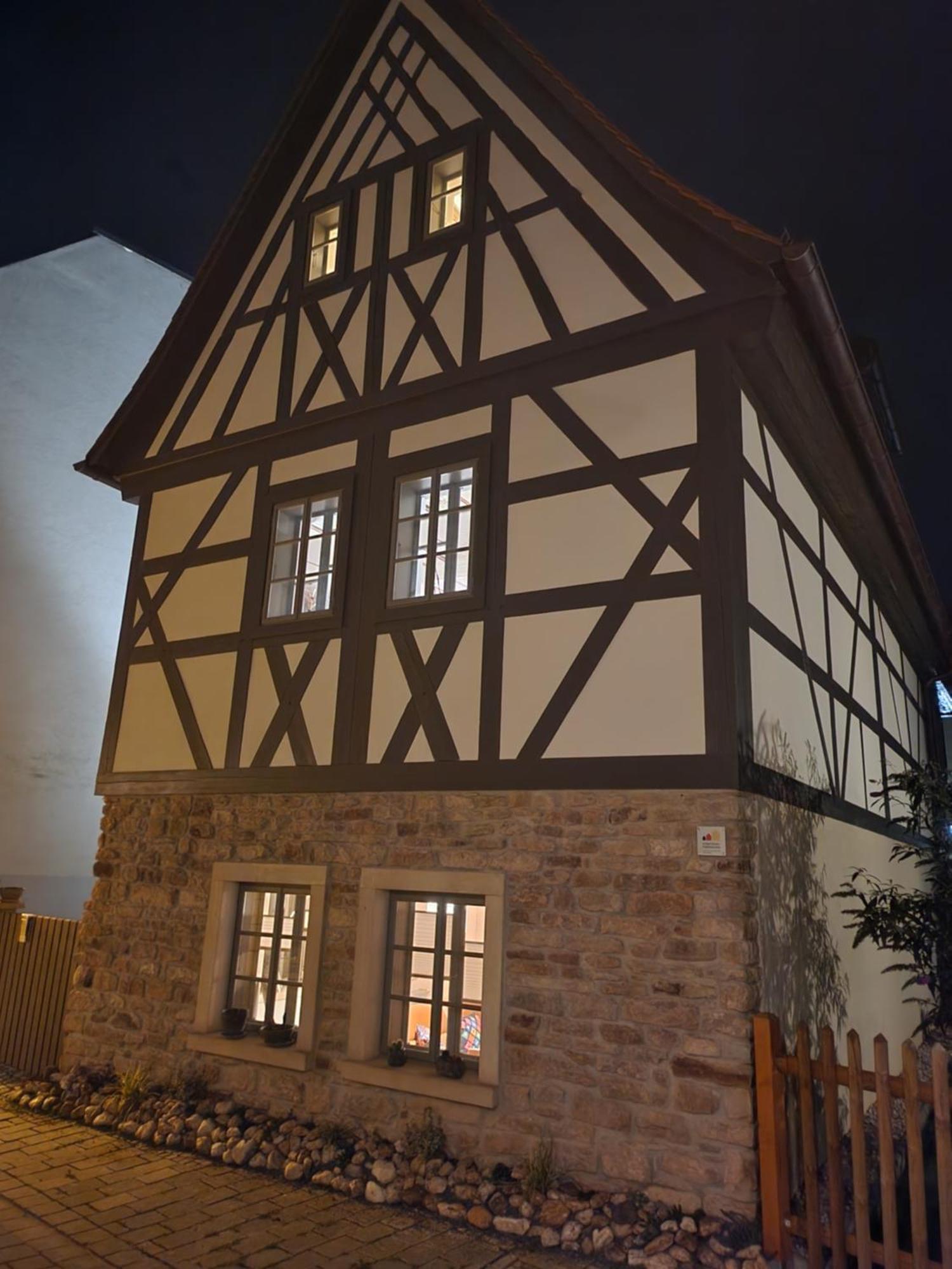 Aussergewoehnliches, Historisches, Spaetgotisches Wohnhaus Von 1519, Gries 5 Gera Esterno foto